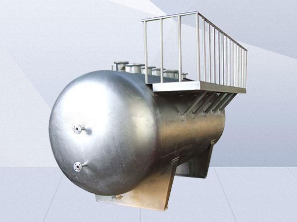 Steam accumulator